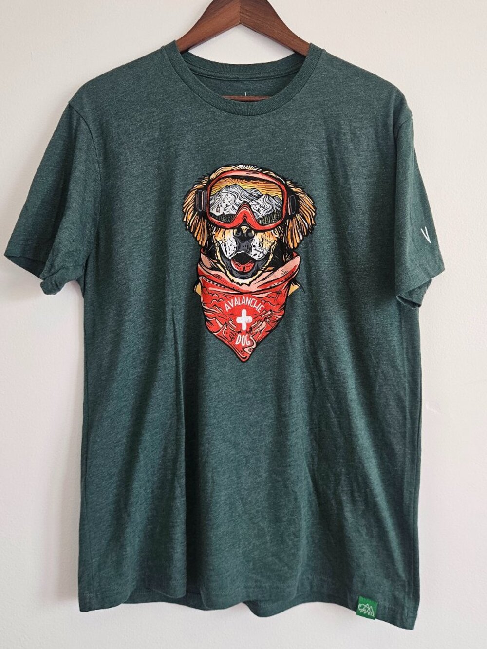 Wild Tribute 4 The Parks L Large T Shirt Avalanche Rescue Dog Shirt Green